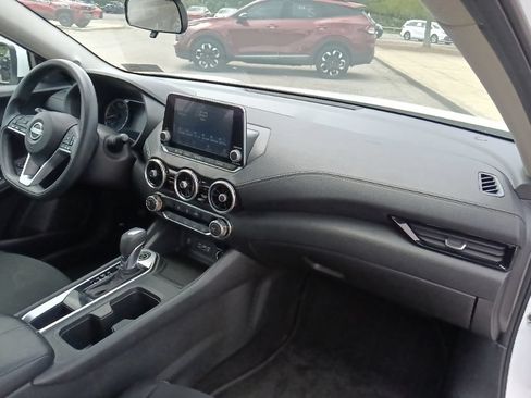Used 2024 Nissan Sentra SV FWD image 31