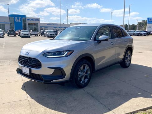 Certified 2026 Honda HR-V LX image 3