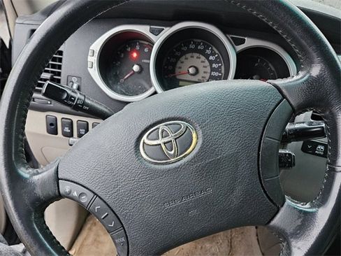 Used 2005 Toyota 4Runner Sport image 19