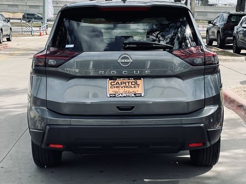 Used 2024 Nissan Rogue S image 5