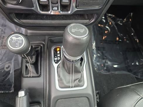 Used 2023 Jeep Wrangler Unlimited Sahara w/ Cold Weather Group image 19