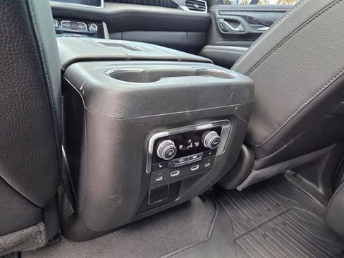 Used 2024 GMC Yukon Denali w/ Advanced Technology Package AWD/4WD image 9