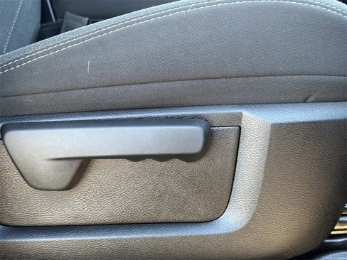 Used 2024 RAM 2500 Big Horn w/ Sport Appearance Package image 18