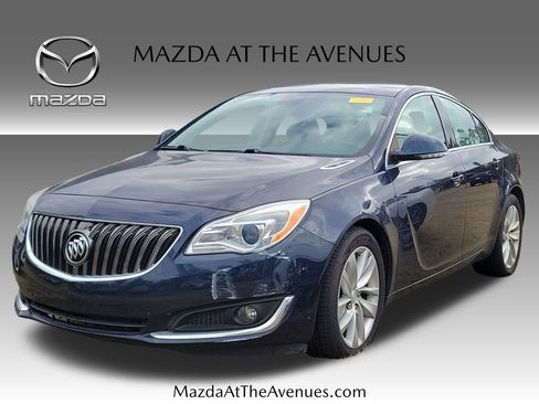 Used 2016 Buick Regal image 1