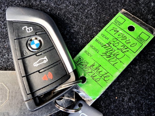 New 2026 BMW 330i Sedan w/ Premium Package RWD image 33