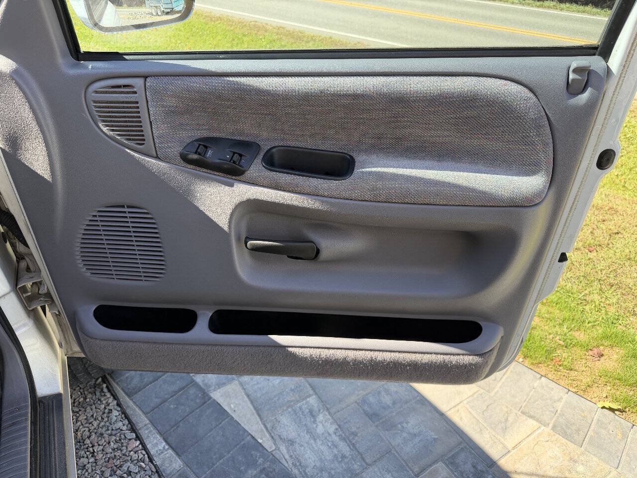 Used 1997 Dodge Ram 1500 Truck 4x4 Club Cab image 12
