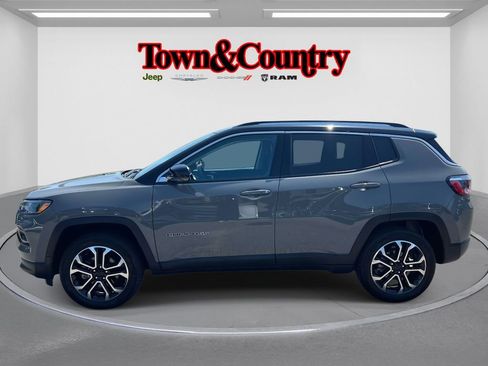 Certified 2022 Jeep Compass Limited image 5