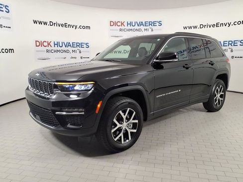 Used 2025 Jeep Grand Cherokee Limited AWD/4WD image 1