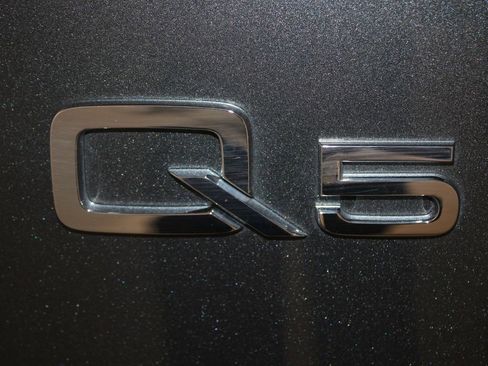 Certified 2025 Audi Q5 2.0T Premium image 27