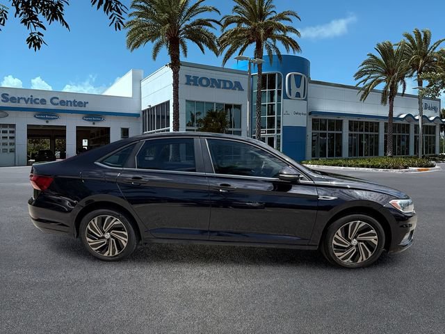 Used 2019 Volkswagen Jetta SEL Premium FWD image 9