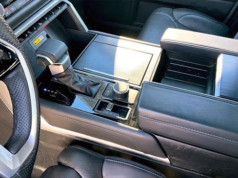 Used 2024 Toyota Tundra Platinum image 13