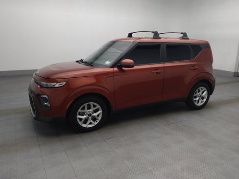 Used 2022 Kia Soul LX w/ Technology Package FWD image 2