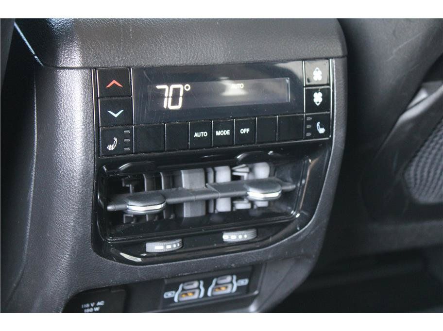 Used 2023 Jeep Grand Cherokee L Limited w/ Trailer Tow Group (B) AWD/4WD image 33