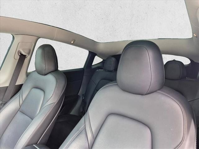Used 2022 Tesla Model Y Performance AWD/4WD image 9