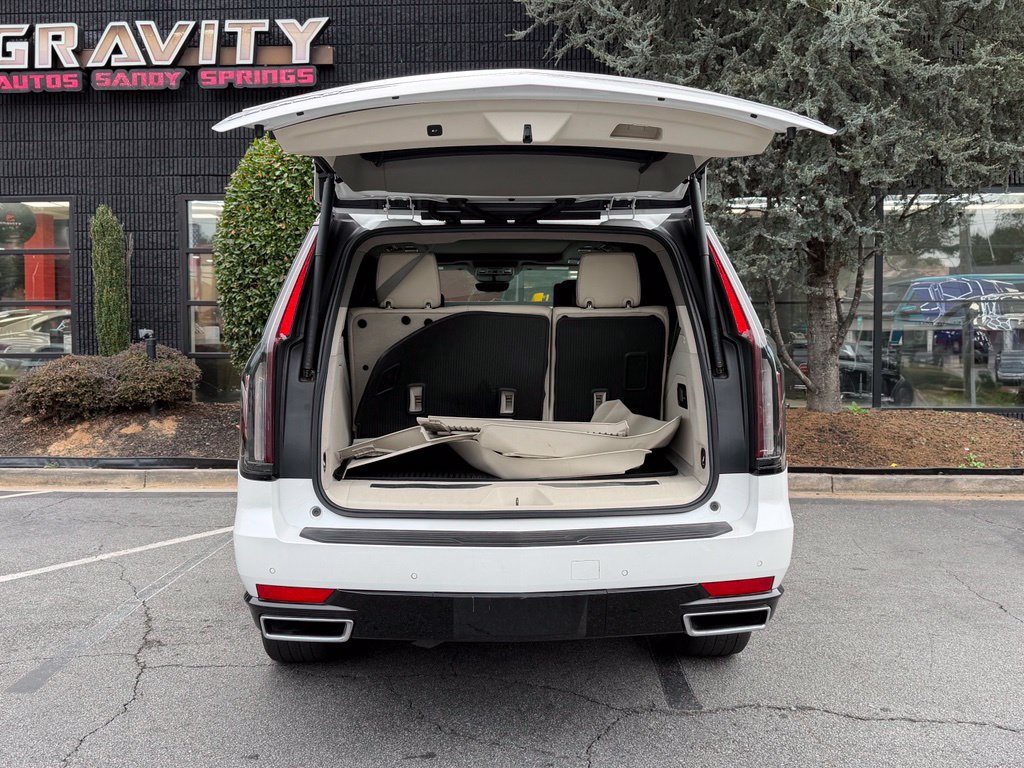 Used 2021 Cadillac Escalade Premium Luxury Platinum w/ LPO, Radiant Package AWD/4WD image 17