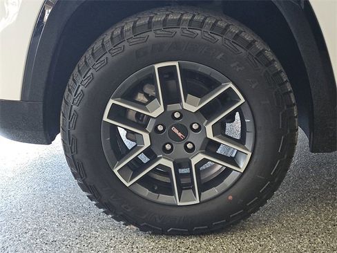 New 2026 GMC Terrain AT4 w/ Technology Package II image 9