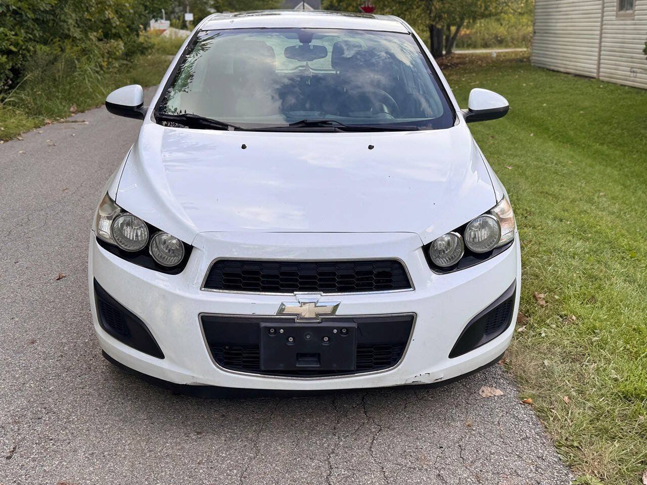 Used 2015 Chevrolet Sonic LT w/ Fun and Sun Package FWD image 10