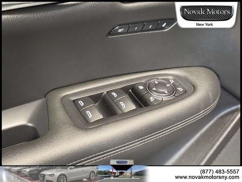 Used 2023 Cadillac XT6 Premium Luxury w/ Technology Package AWD/4WD image 15