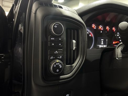 Used 2020 Chevrolet Silverado 1500 Custom Trail Boss w/ Custom Convenience Package image 3