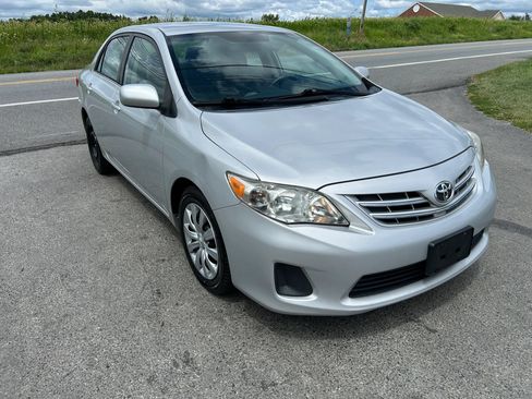 Used 2013 Toyota Corolla LE FWD image 3