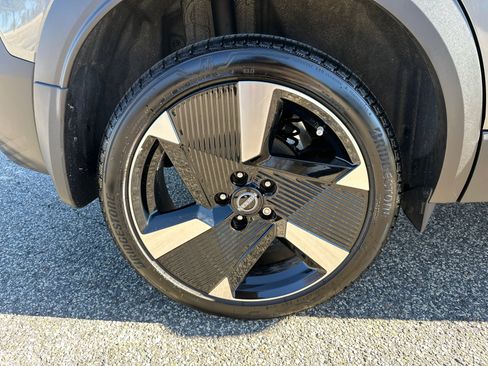 Used 2025 Nissan Kicks SR image 17