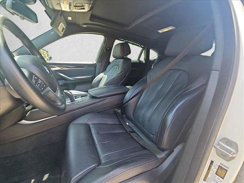 Used 2018 BMW X6 xDrive50i AWD/4WD image 16
