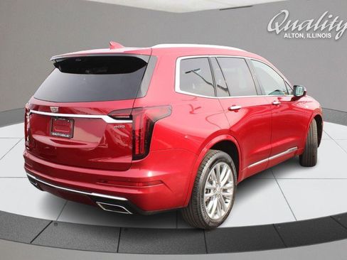 Used 2023 Cadillac XT6 Premium Luxury w/ Technology Package image 3
