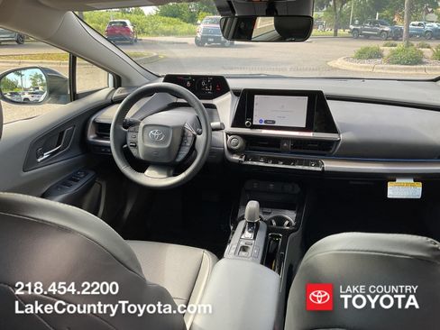 Used 2026 Toyota Prius XLE FWD image 18
