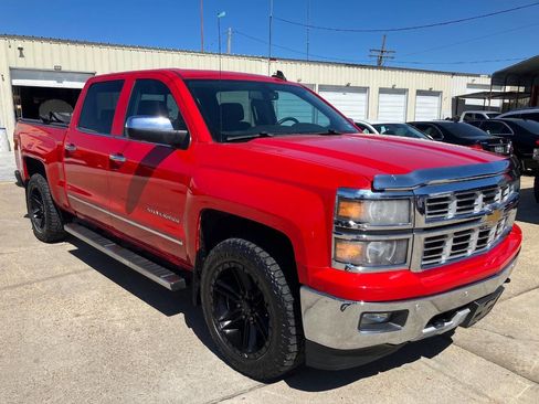 Used 2015 Chevrolet Silverado 1500 LTZ Z71 w/ LTZ Plus Package AWD/4WD image 4