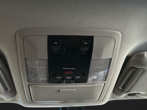 Used 2019 Lexus GX 460 Premium AWD/4WD image 32