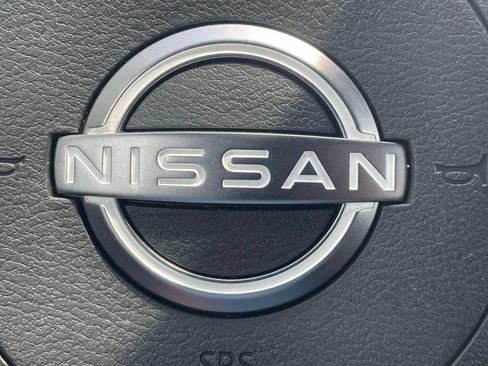 Used 2023 Nissan Rogue S AWD/4WD image 32