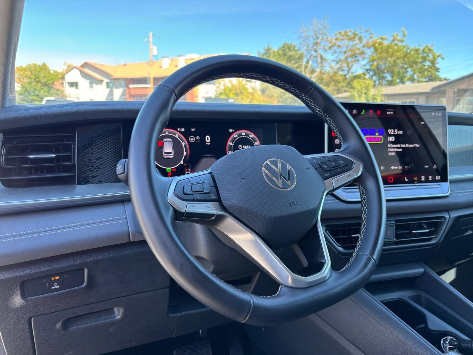 Used 2026 Volkswagen Tiguan SE AWD/4WD image 35
