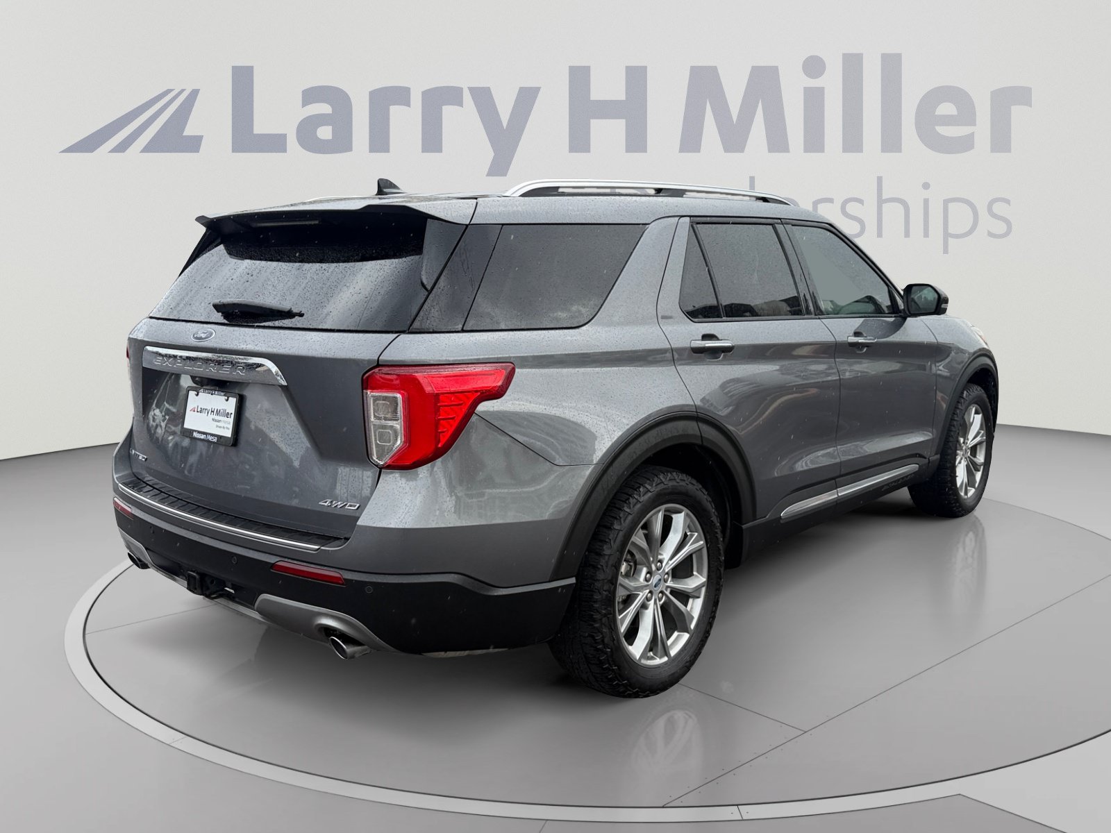 Used 2021 Ford Explorer Limited w/ Equipment Group 301A AWD/4WD image 5