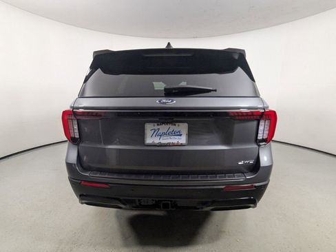 Used 2025 Ford Explorer ST-Line w/ ST-Line Street Pack image 7
