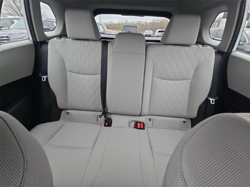 Used 2025 Toyota Corolla Cross L image 27