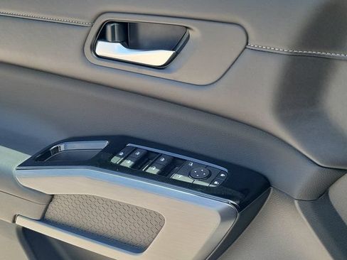 Certified 2024 Nissan Pathfinder SL FWD image 20
