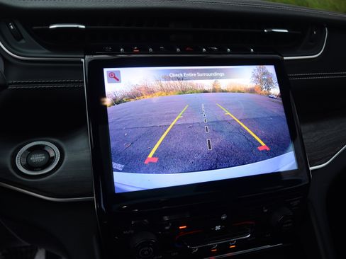 Used 2021 Jeep Grand Cherokee L Limited w/ MOPAR Finishing Package image 10