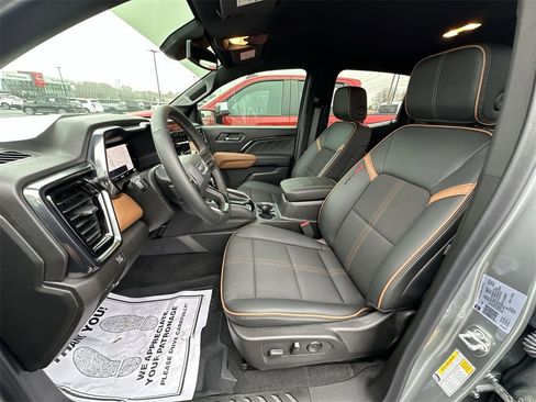 Used 2026 GMC Canyon AT4 image 11