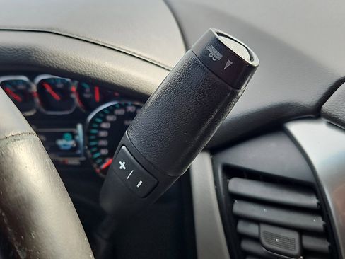 Used 2018 Chevrolet Tahoe LT image 16