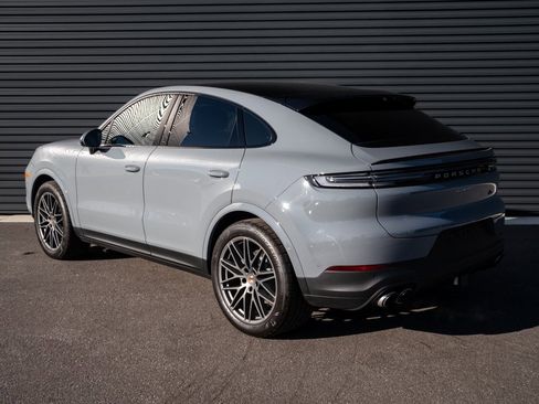Certified 2025 Porsche Cayenne Coupe image 3
