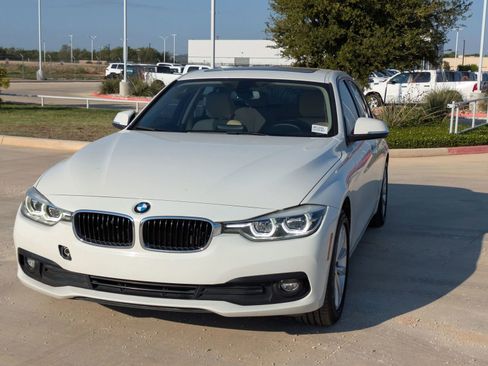 Used 2018 BMW 320i Sedan w/ Convenience Package image 7