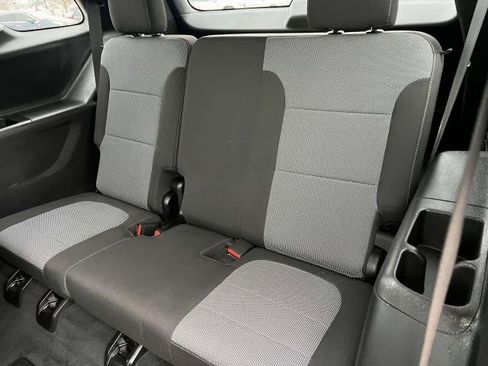 Used 2021 Chevrolet Traverse LT image 15