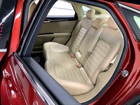 Used 2014 Ford Fusion SE w/ Equipment Group 202A image 17