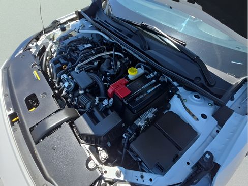Used 2025 Nissan Sentra SV FWD image 8