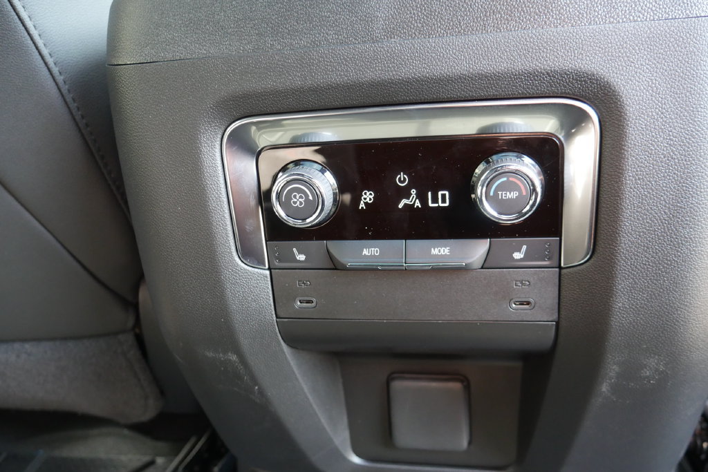New 2026 Chevrolet Tahoe RST w/ RST Capability Package AWD/4WD image 16