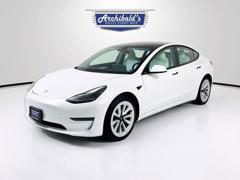 Used 2022 Tesla Model 3 image 3