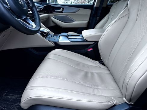 Used 2024 Acura MDX SH-AWD w/ Technology Package image 18