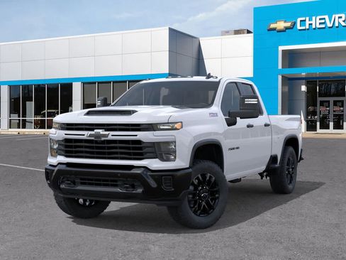 Used 2026 Chevrolet Silverado 2500 Custom w/ Custom Value Package image 8