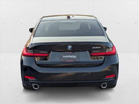 Used 2025 BMW 330i Sedan w/ Premium Package image 7
