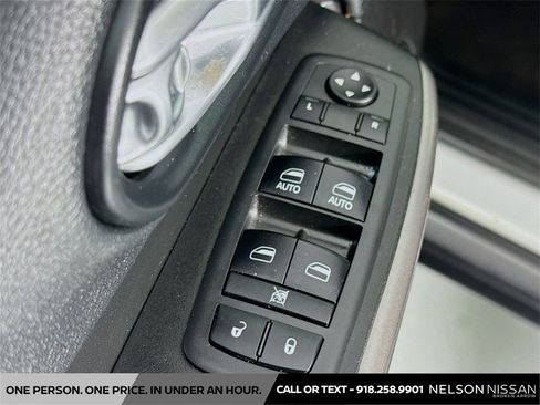 Used 2019 Jeep Cherokee Latitude Plus image 17